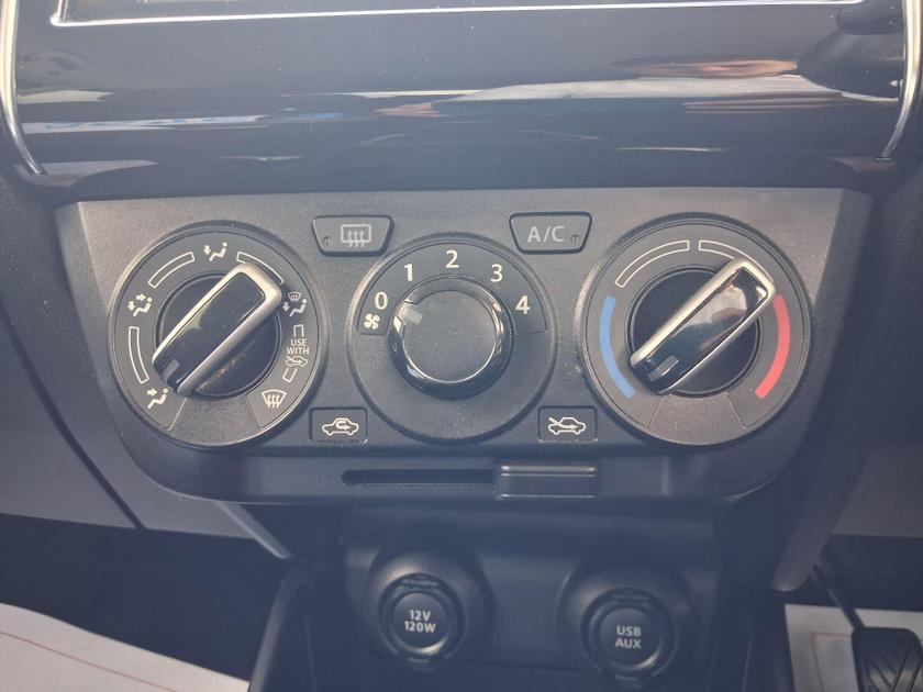 Suzuki Swift Photo at-4bdf9daa2caf4181b5c99e7f4c119290.jpg