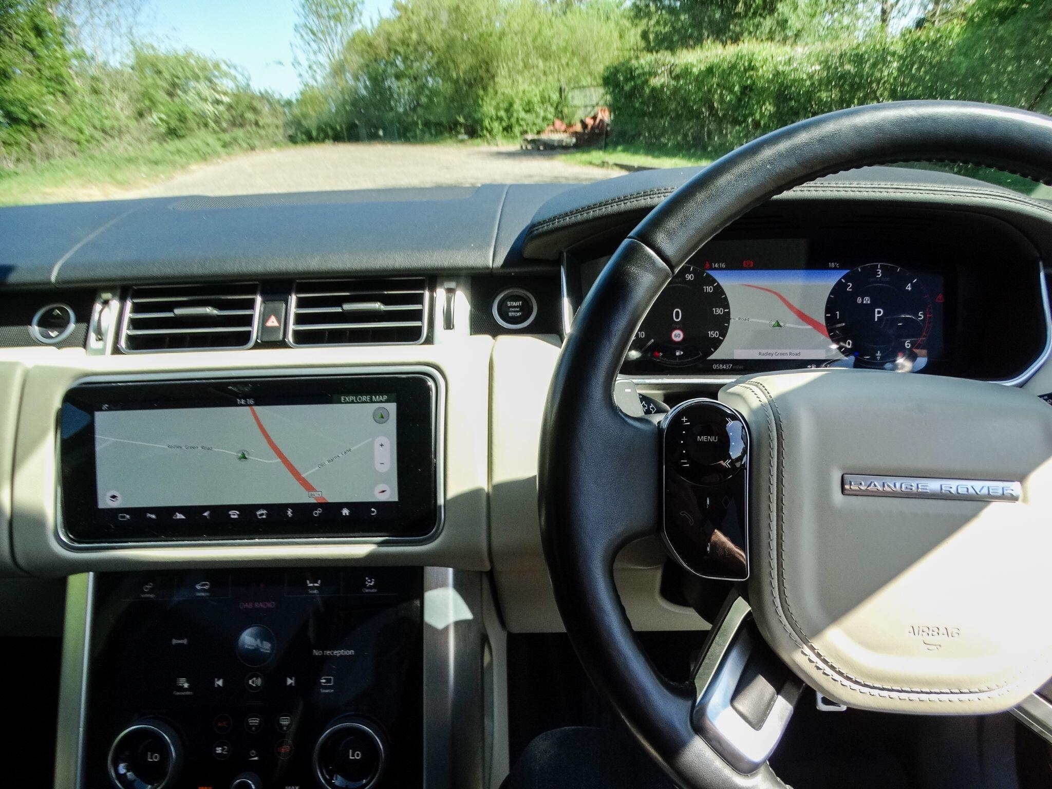 Land Rover Range Rover 3.0 SD V6 Vogue SE SUV 5dr Diesel Auto 4WD Euro 6 (s/s) (275 ps) — photo 8