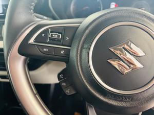 Suzuki Swift Photo 36