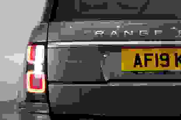 Land Rover RANGE ROVER Photo at-4c1a9349c6db49a48a30c306ff5d1d87.jpg