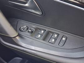 Peugeot E-2008 Photo 17