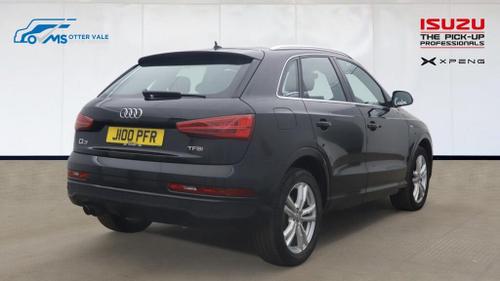Audi Q3 Photo at-4c306cf9e01b4822bd1add2216dc945d.jpg