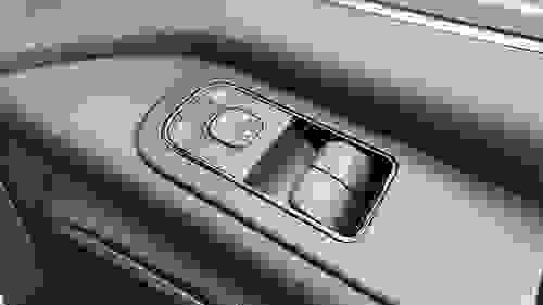 Mercedes-Benz Sprinter Photo at-4c396d7ad95e49bb90404eb6bf280537.jpg