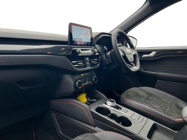 Ford Kuga Photo at-4c446cc03264468cb075e72b2930ca57.jpg