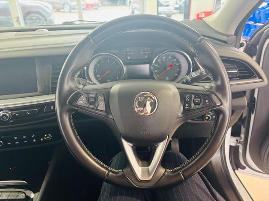 Vauxhall Insignia Photo at-4c44b33d2b8b4e6dba07ab992324cb6b.jpg