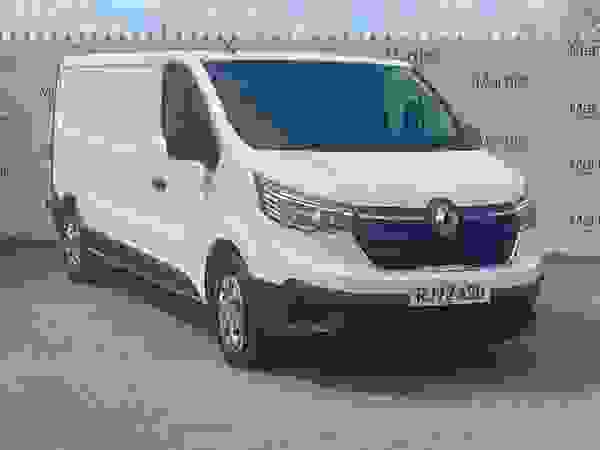 Used 2022 Renault Trafic 2.0 dCi Blue 30 Business LWB Euro 6 (s/s) 5dr White at Martins Group