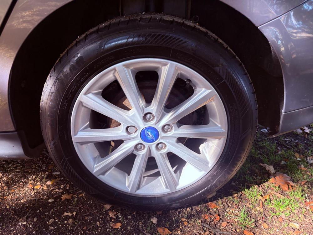 Ford Focus Photo at-4c9698924d7b44b985fe2967cdd94a0c.jpg