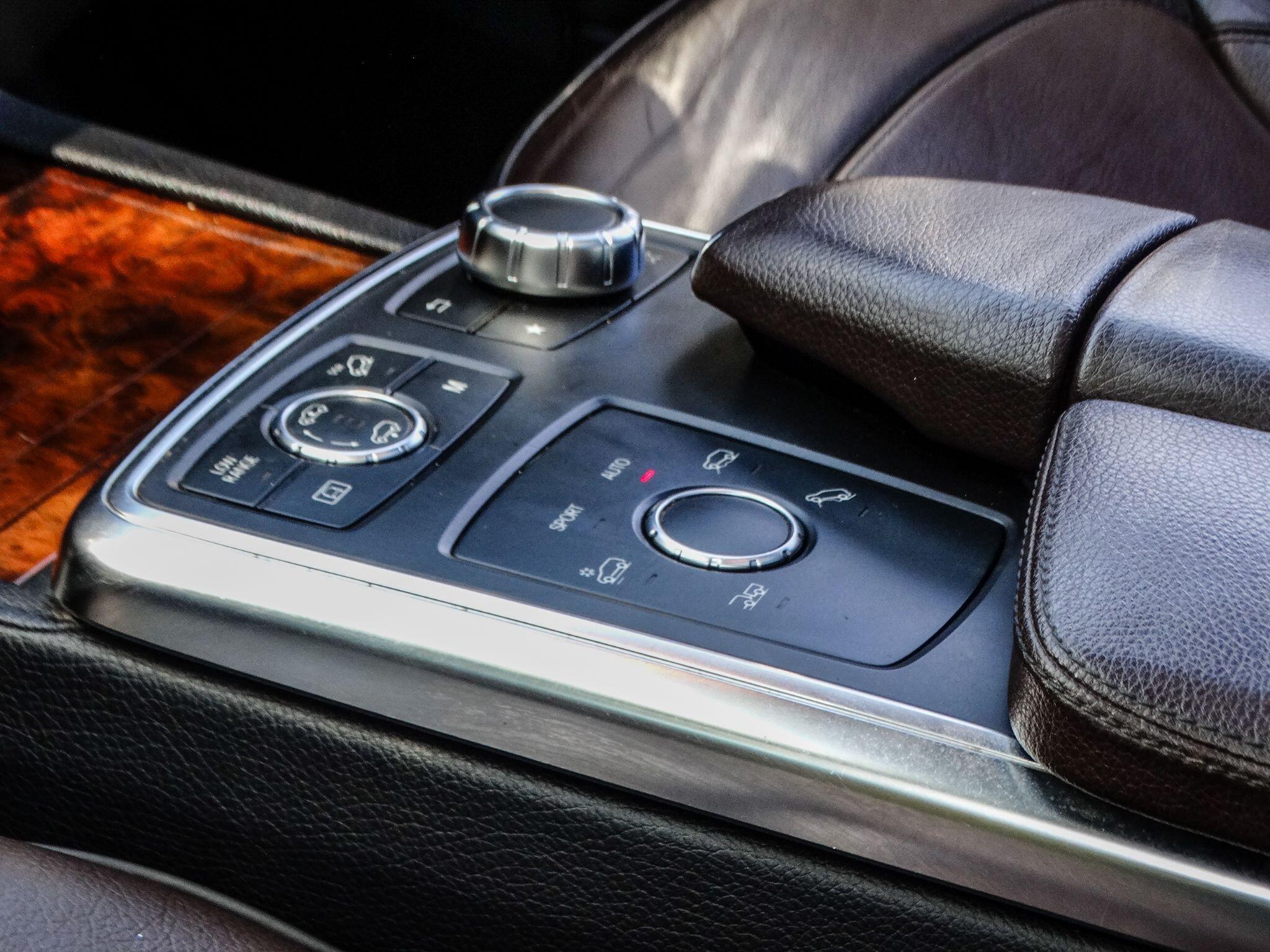 Mercedes-Benz GL Class 3.0 GL350 V6 BlueTEC AMG Sport G-Tronic+ 4WD Euro 6 (s/s) 5dr — photo 19