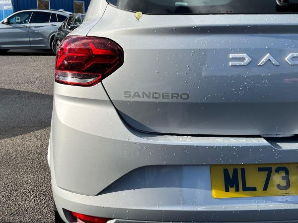 Dacia Sandero Photo at-4cbbe7f6545a4774ac002530a83c9b6c.jpg