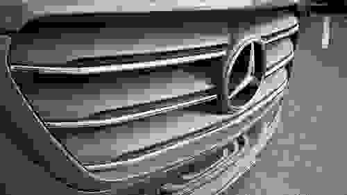 Mercedes-Benz Sprinter Photo at-4cc850914b794093985d7fd4fd72fa02.jpg