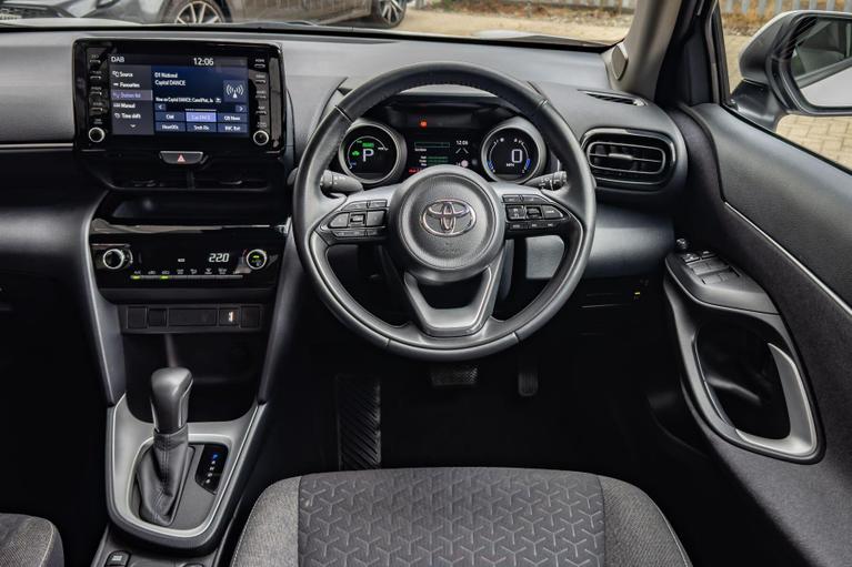 Used Toyota Yaris Cross WN73OMU 28