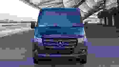 Mercedes-Benz Sprinter Photo at-4ce93cbcadaf4d1ea0e242ac839520e7.jpg