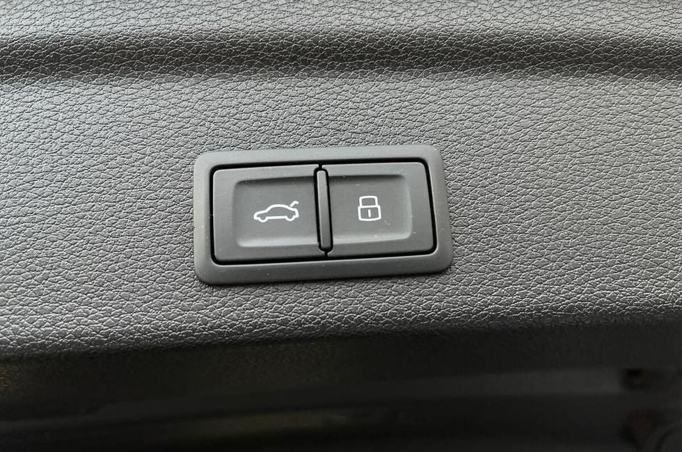 Audi Q3 Photo at-4d2ba8d4cd9d4d10a0f9e47dcf41591e.jpg
