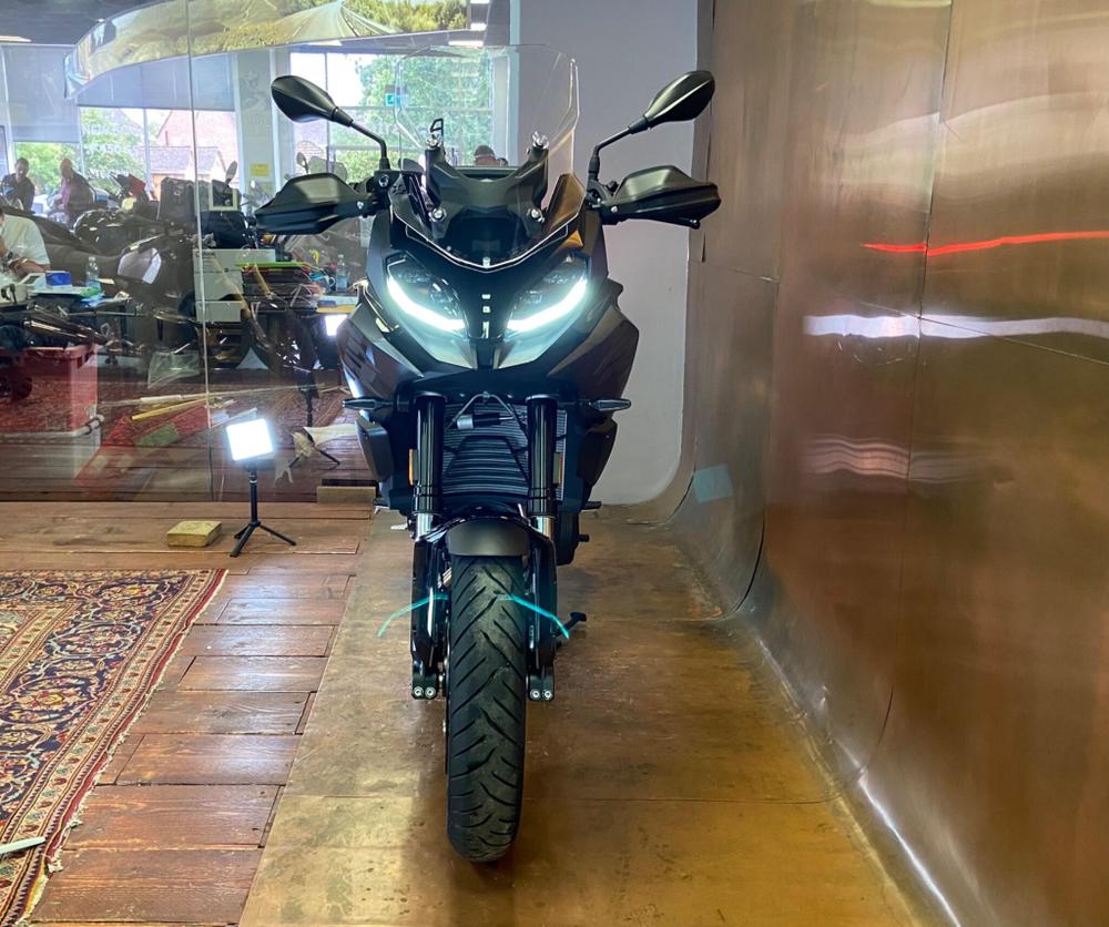 BMW F 900 XR Photo at-4d4d39fc126f43f39ed21acf735e2b9d.jpg