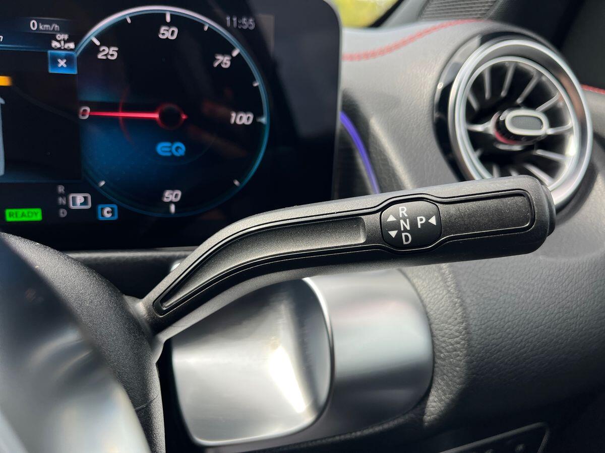 Mercedes-Benz EQB Photo 13