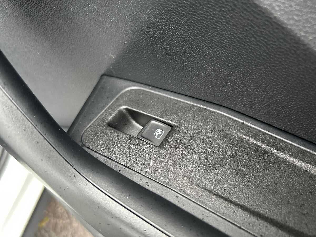 Volkswagen T-Roc Photo at-4db82f39621b4a6a824c45058cc572e8.jpg