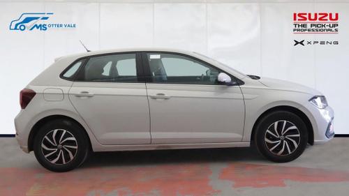 Volkswagen POLO Photo at-4dcb062196f344fa8417f84867adae3a.jpg