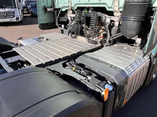 Mercedes-Benz Actros L Photo at-4df1e9a3e1534b48b4f58477ac1e71a2.jpg