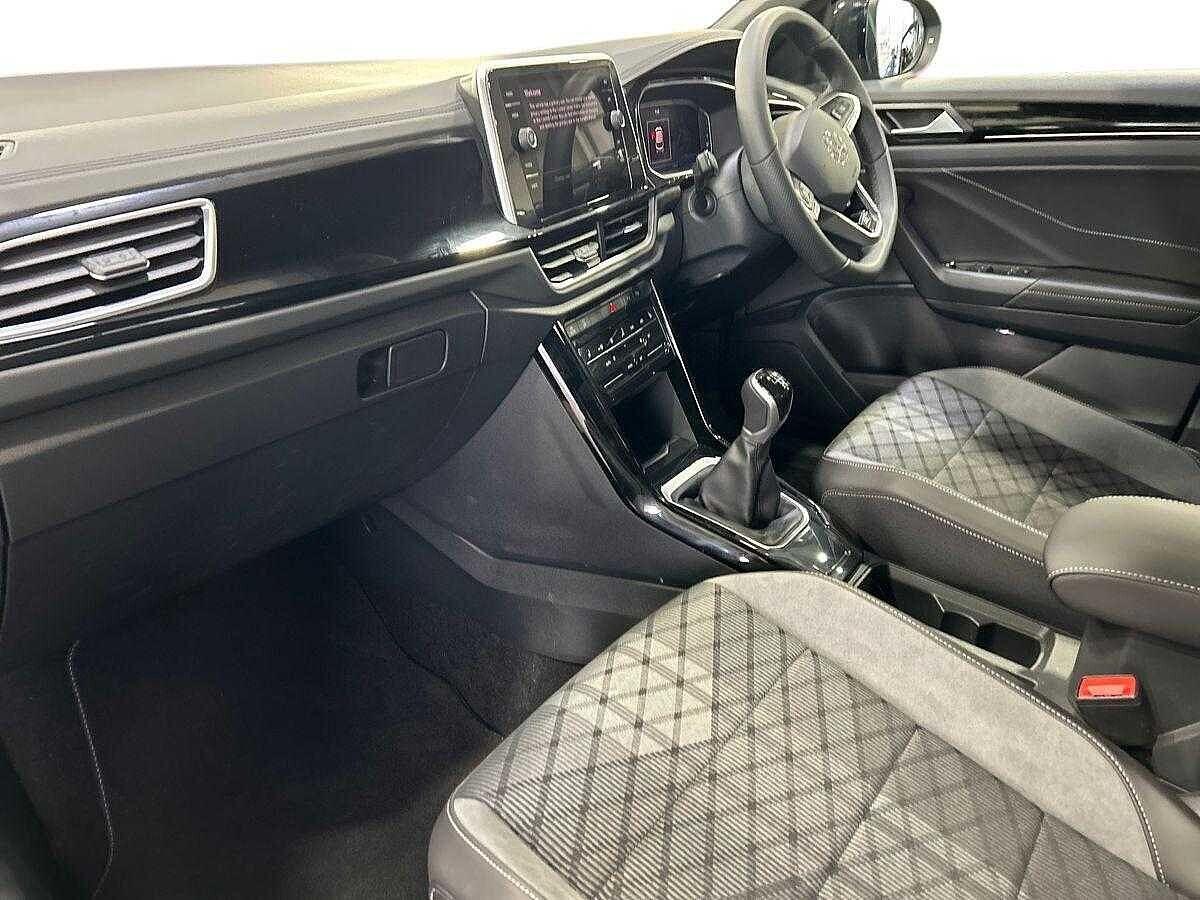 Volkswagen T-Roc Photo at-4e4f3c0343614c588961c105aca5cdf1.jpg