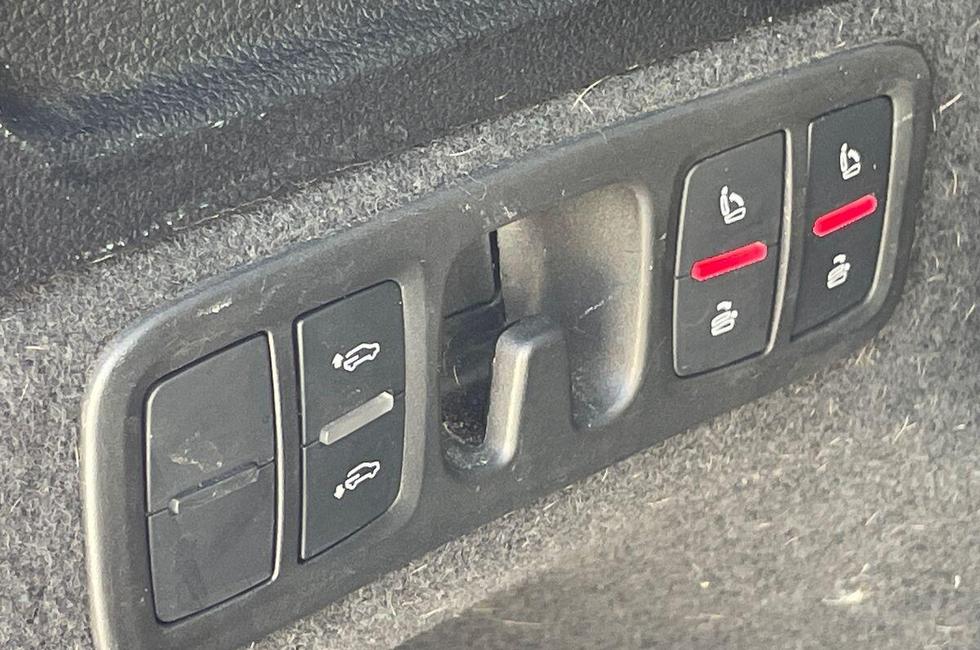 Audi Q7 Photo at-4e527ba0d3e94426a1e950b610c82943.jpg