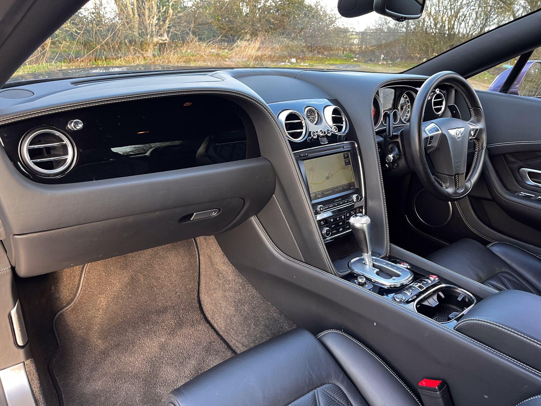Bentley Continental 4.0 V8 GTC Auto 4WD Euro 5 2dr — photo 12