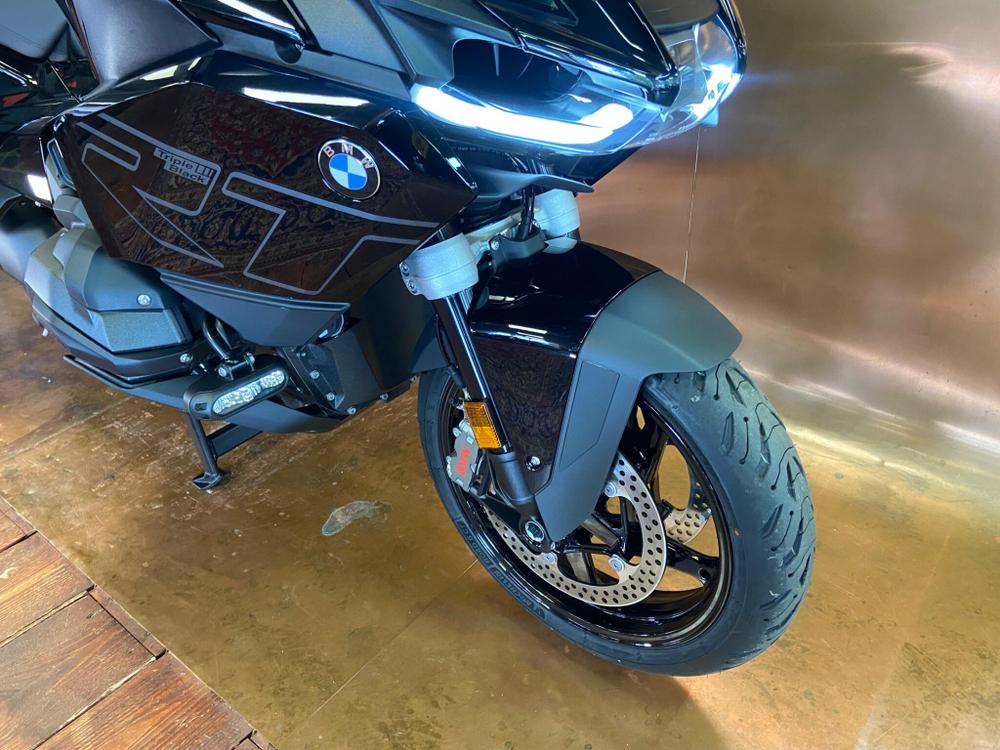 BMW R 1300 RT Photo at-4e6104c9ce6447efa634b3e92d7a064b.jpg