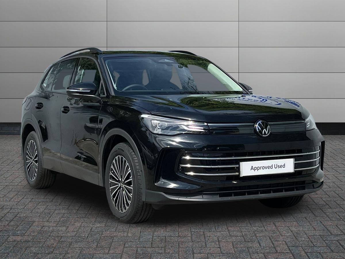 Volkswagen Tiguan Photo at-4e8c3b8205f745779f68747429892130.jpg