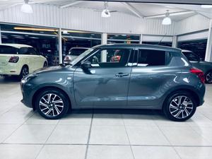 Suzuki Swift Photo 1
