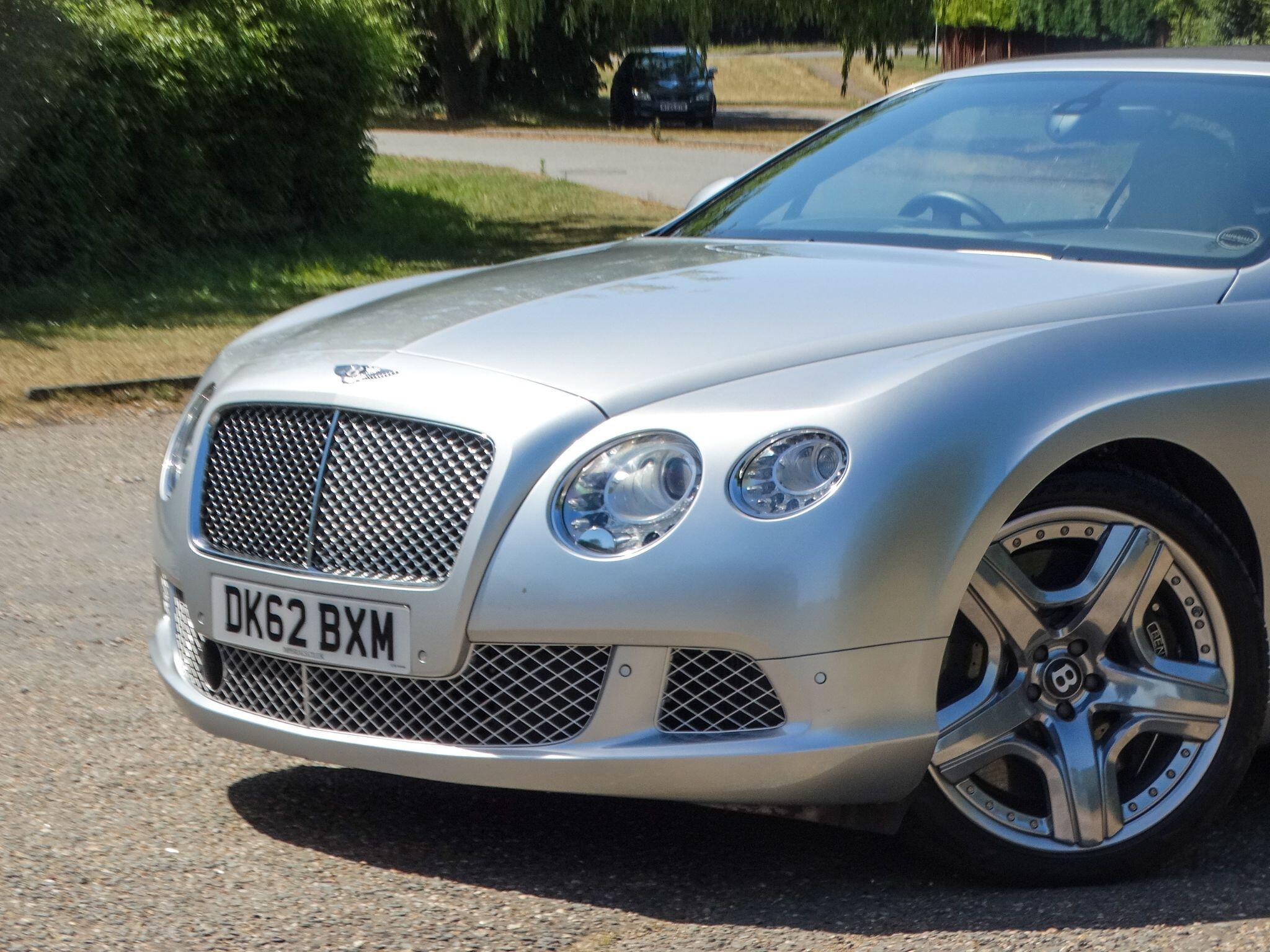 Bentley Continental 6.0 FlexFuel GTC Convertible 2dr Bi Fuel Auto 6Spd 4WD Euro 5 (575 ps) — photo 10