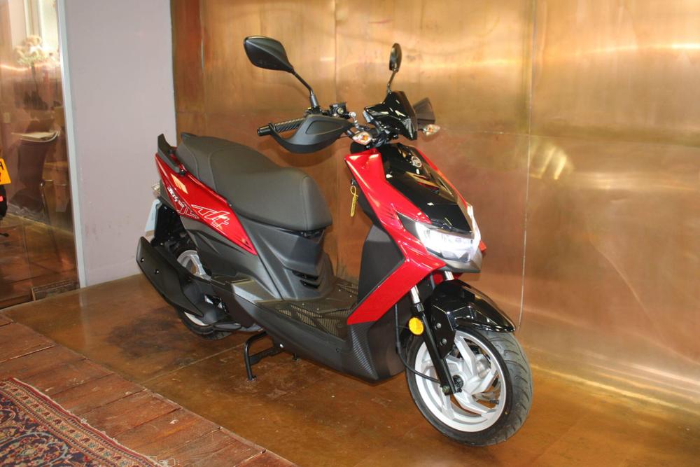 SYM Jet 4 RX 50 Photo at-4e96980c70ec4a9fbdf5f81a102daa75.jpg