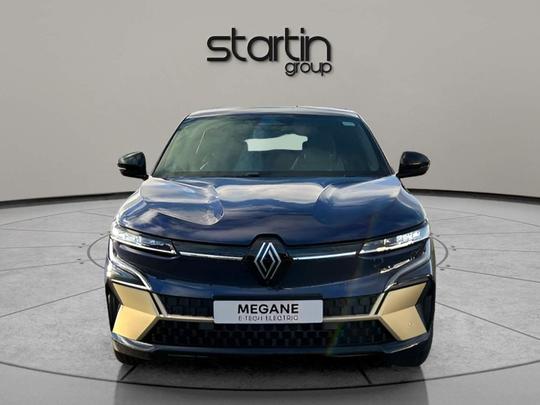 Renault Megane E-Tech Photo at-4e9a1fc4f65548c5a67ddc48c07c1f01.jpg