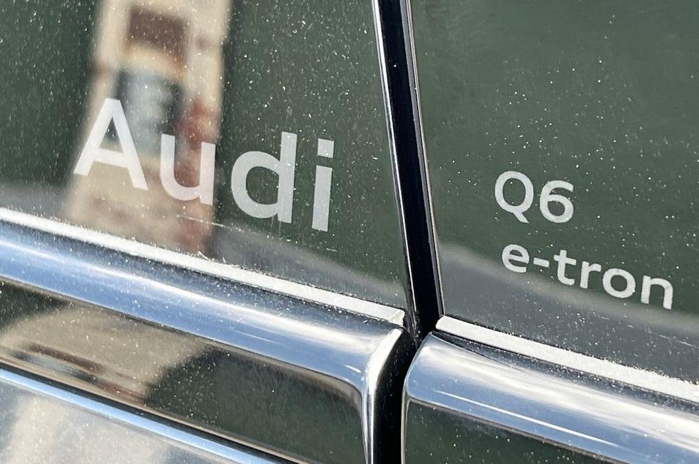 Audi Q6 Photo at-4eb8dd75710b4ba696688972c0d2cd51.jpg