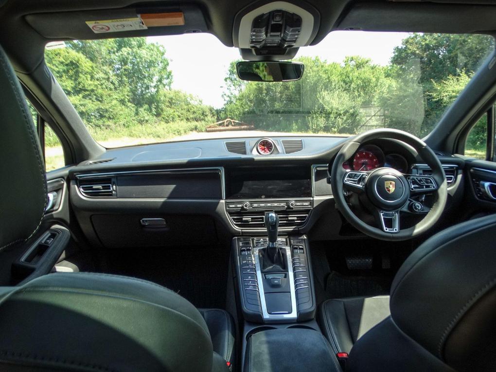 Used Porsche Macan GY70VJJ 18