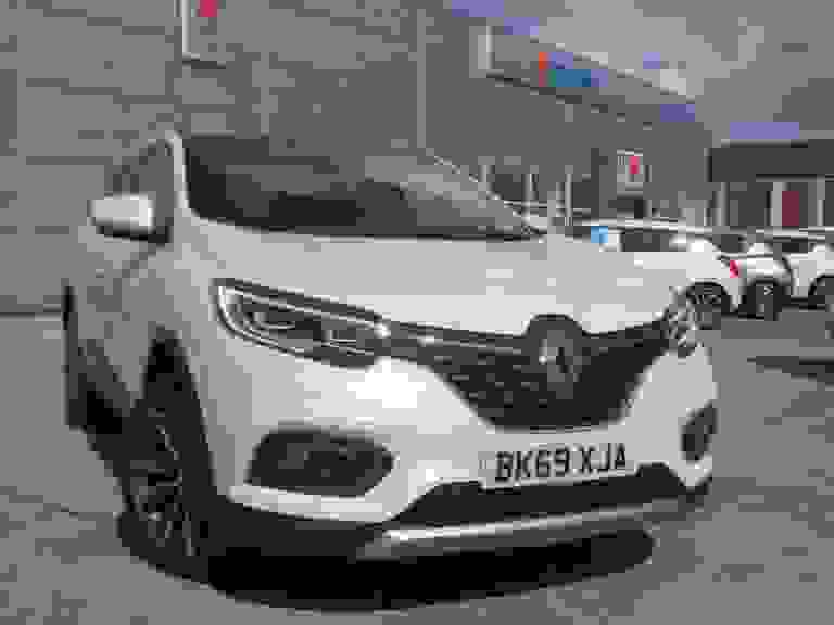 Used 2019 Renault Kadjar 1.3 TCe S Edition Euro 6 (s/s) 5dr Arctic White at Parkway Volkswagen