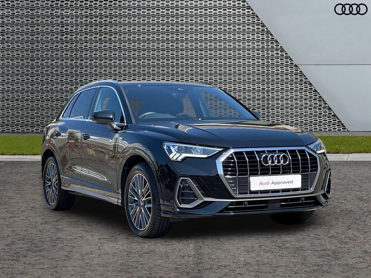 Audi Q3 listing photo