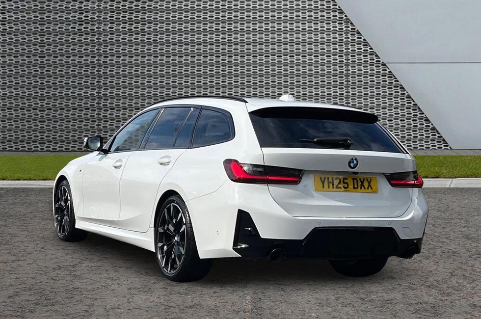 BMW 3 Series Photo at-4f057dfe75524cf680ec696c8966f217.jpg