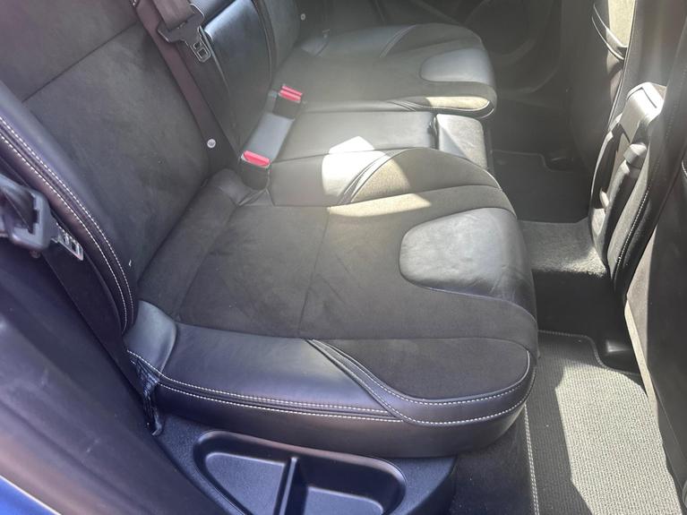 Used Volvo V40 YT18VLJ 11