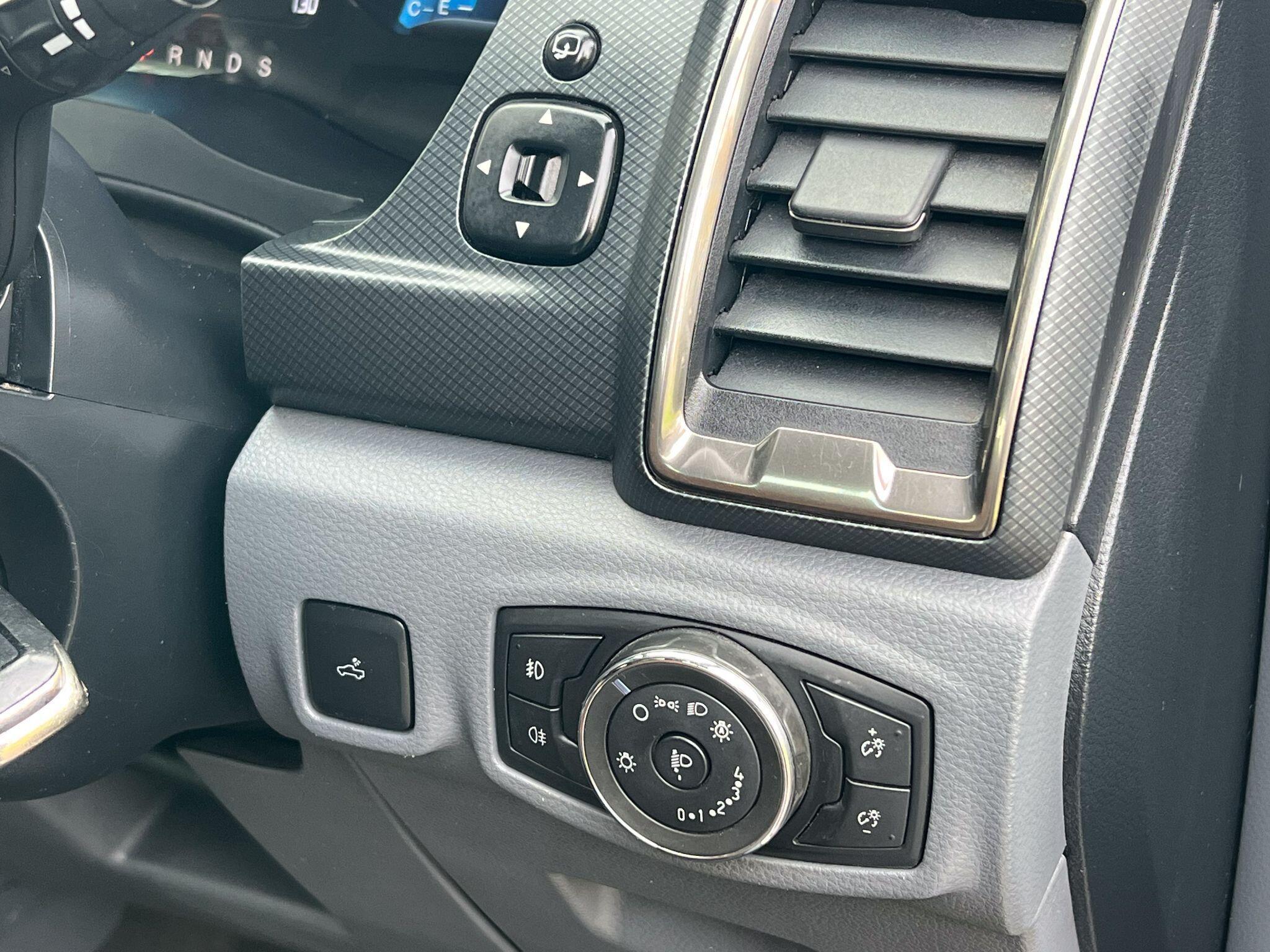 Ford Ranger 3.2 TDCi Wildtrak Auto 4WD Euro 5 4dr — photo 22
