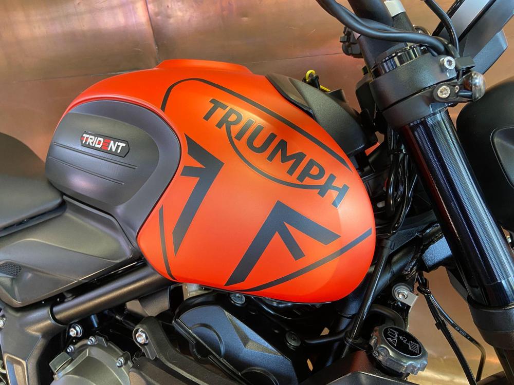TRIUMPH Trident 660 Photo at-4f783c12cb2243139282cd865c2b4370.jpg
