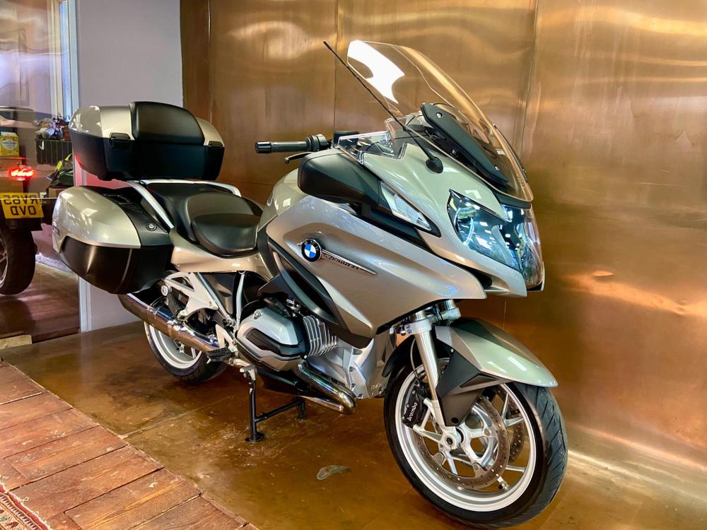BMW R 1200 RT Photo at-4f7f304e91eb406e86a83bb68b1ffda4.jpg