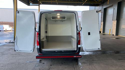 Mercedes-Benz Sprinter Photo at-4f8f8650e57d4e01b15f240dbd96b14e.jpg