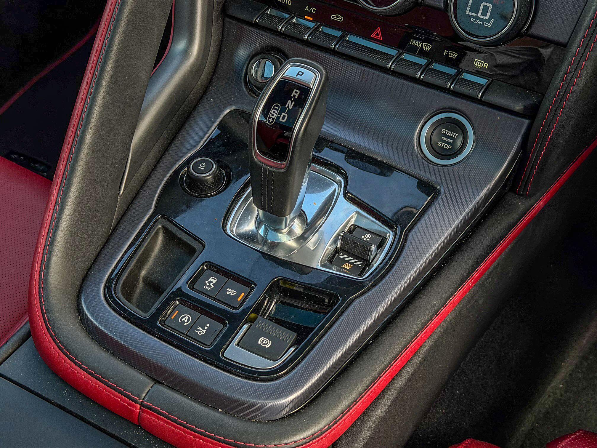 Jaguar F-Type 5.0 V8 R-Dynamic Black Auto AWD Euro 6 (s/s) 2dr — photo 15