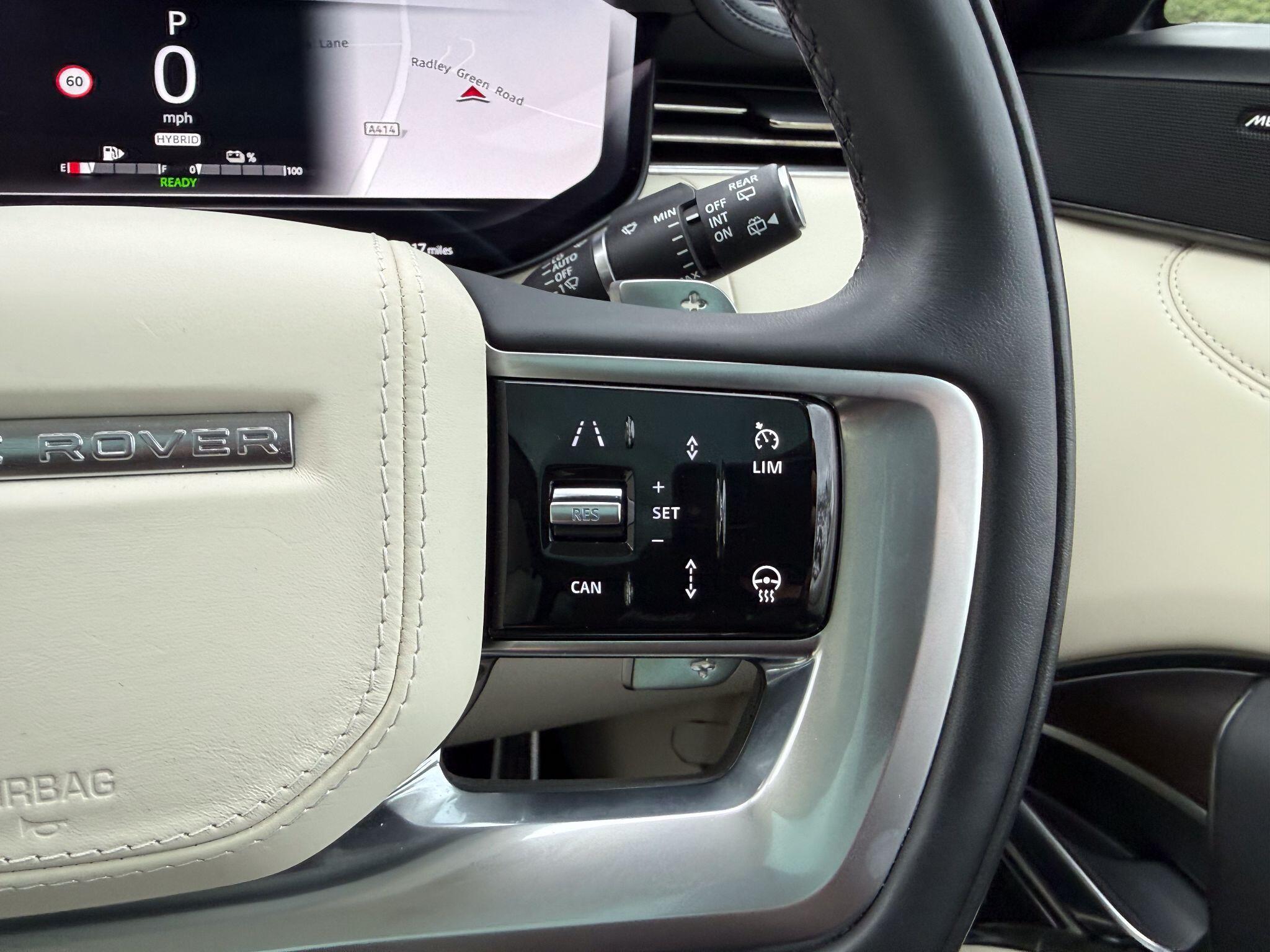 Land Rover Range Rover 3.0 P440e 38.2kWh SE SUV 5dr Petrol Plug-in Hybrid Auto 4WD Euro 6 (s/s) (440 ps) — photo 46