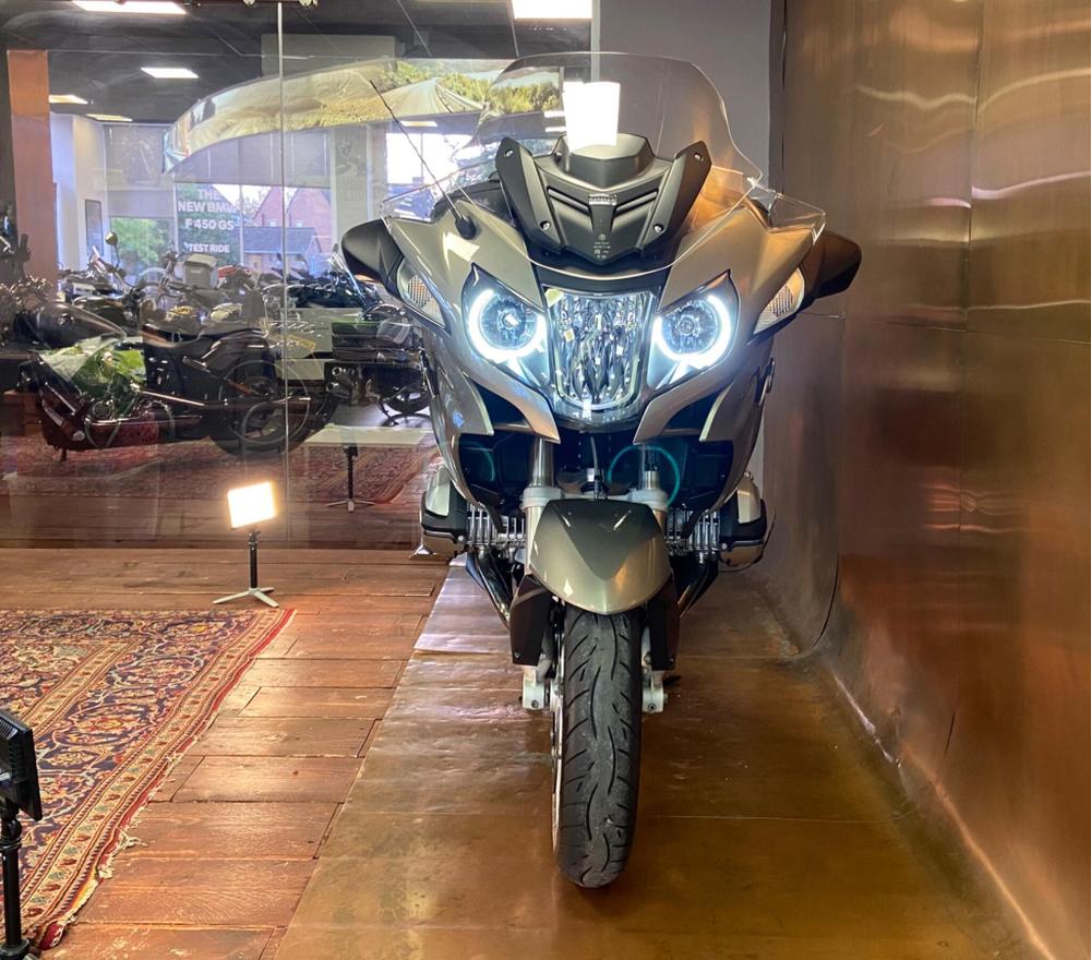BMW R 1200 RT Photo at-4fb201cc5a2044dcb6643761a1affaba.jpg