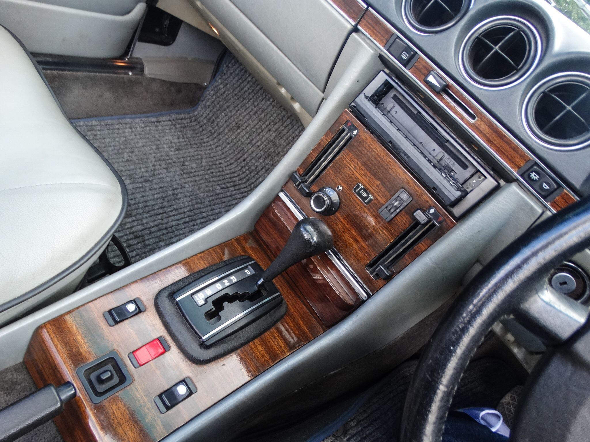 Mercedes-Benz 500 SL — photo 9