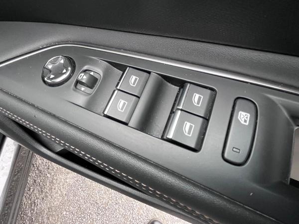 Used Peugeot 3008 LJ23AAD 35