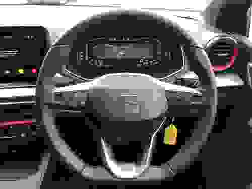 SEAT Ibiza Photo at-500276aac0224658a69761996b35a46c.jpg