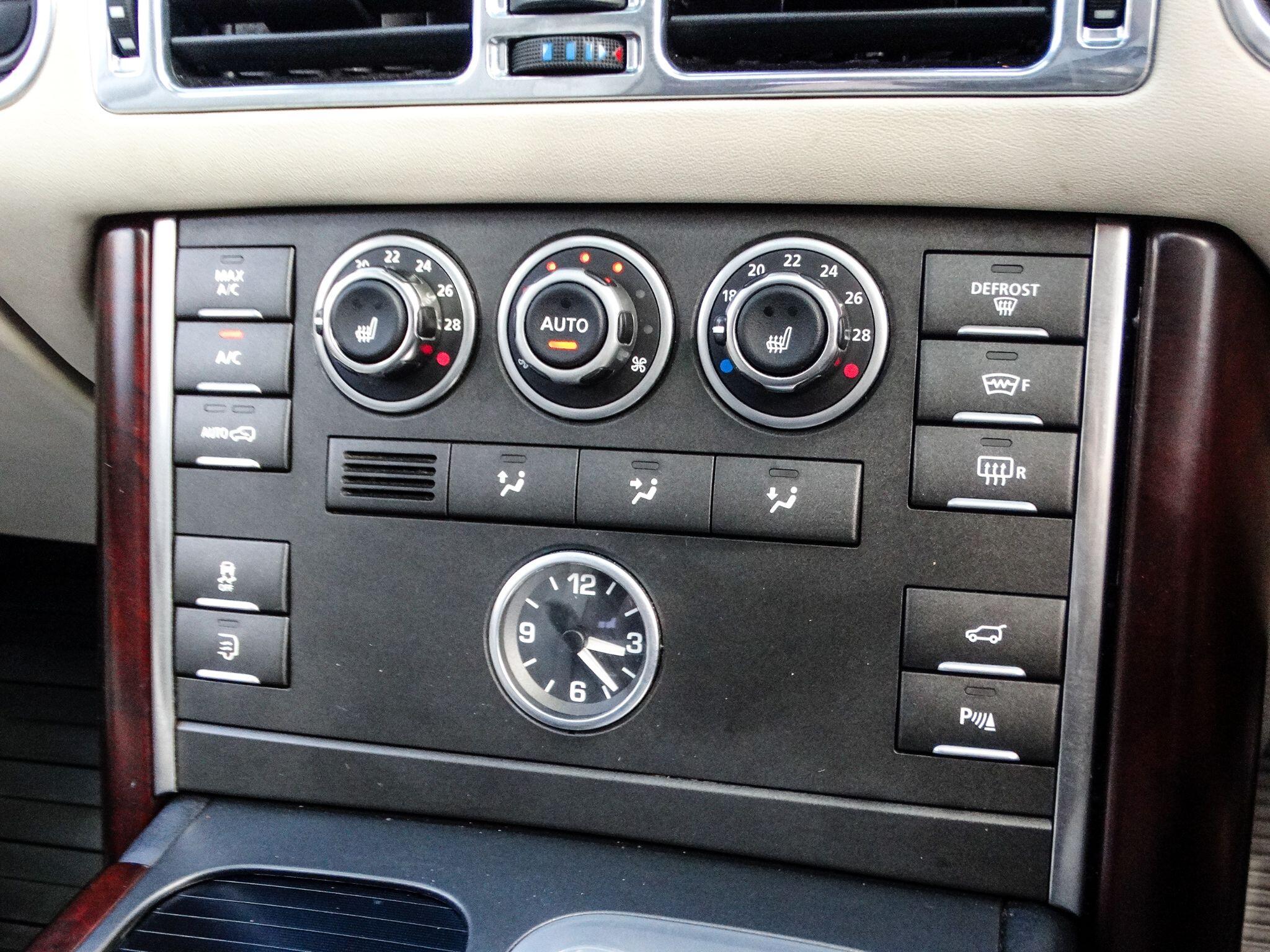 Land Rover Range Rover 4.4 TD V8 Vogue Auto 4WD Euro 5 5dr — photo 26