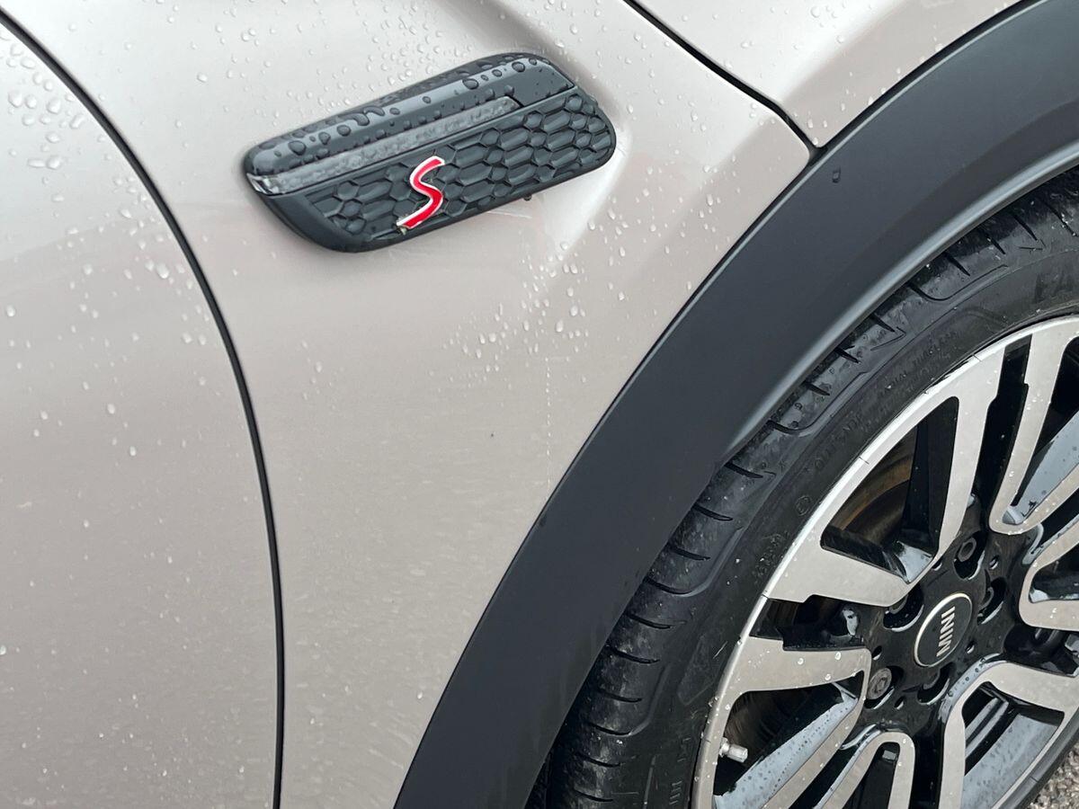 MINI Hatch Photo 21