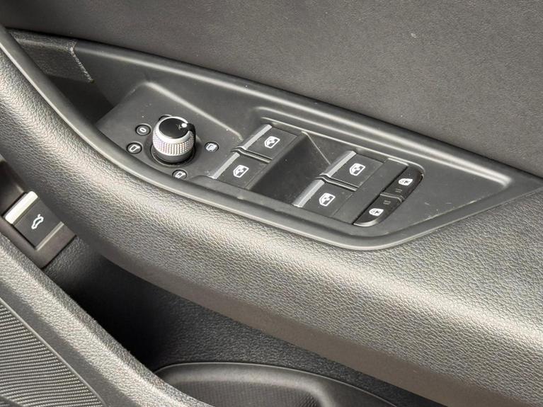 Used Audi A4 Avant WR22HGG 13